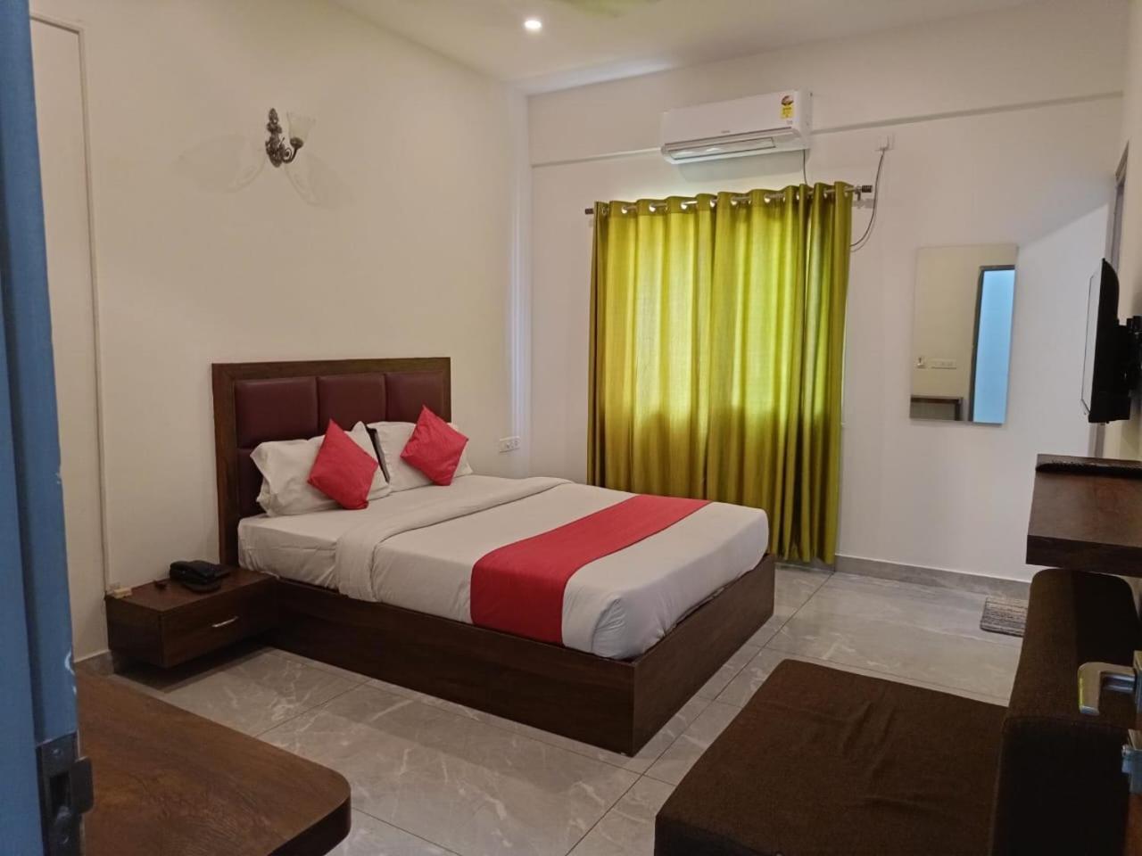 Hotel Dreams Inn Bengaluru Kültér fotó