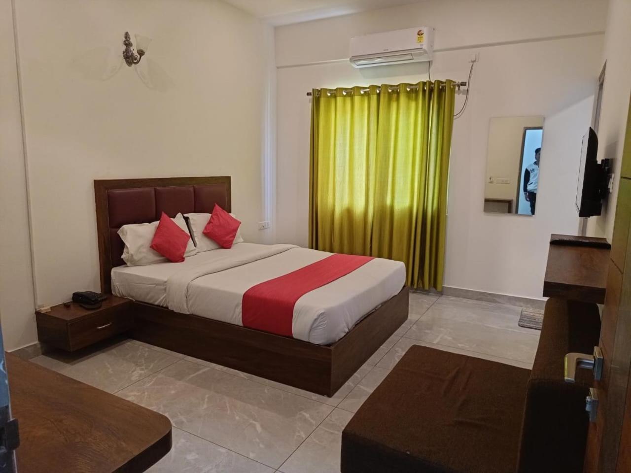 Hotel Dreams Inn Bengaluru Kültér fotó