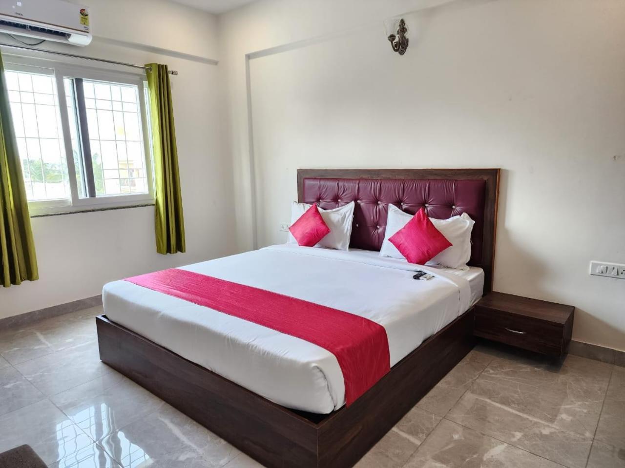 Hotel Dreams Inn Bengaluru Kültér fotó