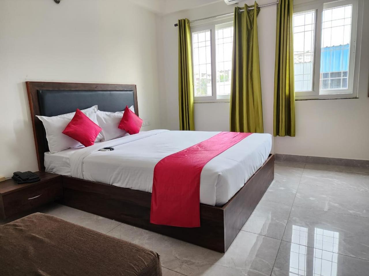 Hotel Dreams Inn Bengaluru Kültér fotó