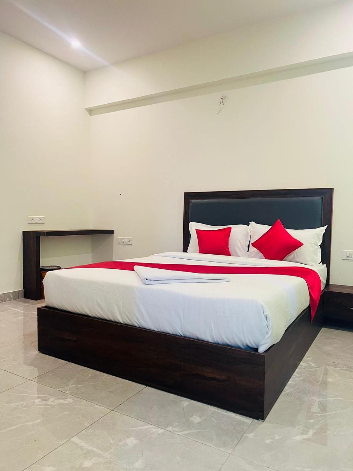 Hotel Dreams Inn Bengaluru Kültér fotó